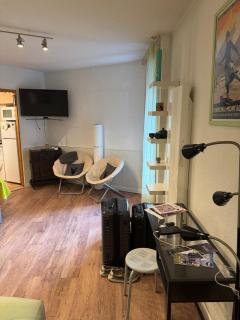 Boutique Family Alpine Retreat - Skiing, Parking - 1