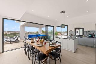 Cliffside Oasis - the Villa - Seaview - Bluebay - 1