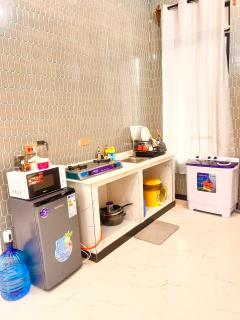 Cozy home, Room 2, Gated, Walk to airport,10Mins Drive to Stonetown - 5