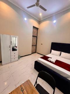 Cozy home, Room 2, Gated, Walk to airport,10Mins Drive to Stonetown - 6