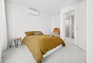 Brand New Luxury Home in Central Hamilton - 6