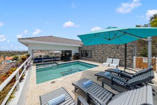 Cliffside Penthouse - Private Pool - Seaview - Bluebay - 1