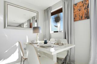 Waterside Apt · Balcony · NEC & Airport · Pets OK - 2