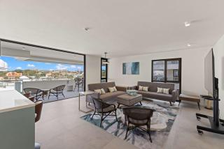 CuraCondo - Panoramic sunset & Harbor Views - 1