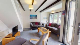 15 Tudor Court, Tolroy Manor - 8