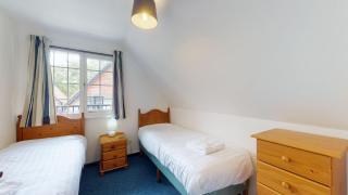15 Tudor Court, Tolroy Manor - 2