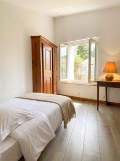 Maison de 14 pers, 6 chambres, piscine avec vue panoramique d'exception, pour ponts et vacances - 3
