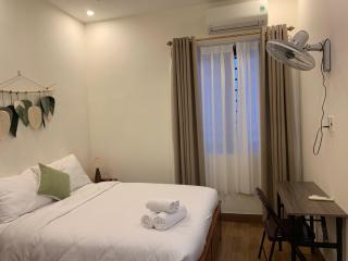 Cozy Vintage Bedroom near My An Beach - 9