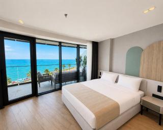 Premium apartment with a terrace and sea view - 4