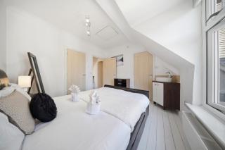Tudor Lodge · Gated Moseley Home · Free Parking - 2
