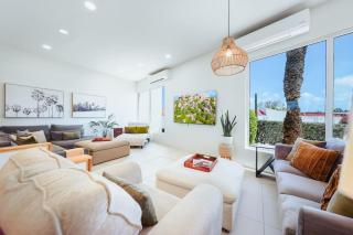 LUX 5BR Retreat with Private Pool • Bella Mia Villa - 1