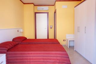 Accogliente Camera per 2 in Centro Vicino al Mare , Il Mozzo ! - 3