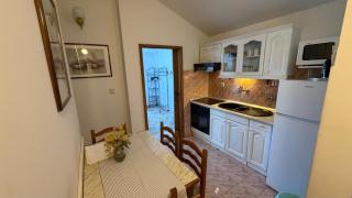 Gorana two bedroom apartment Jelsa - 8