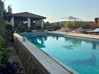 Gorana two bedroom apartment Jelsa - 2