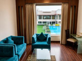 Bel-La Monde Hotel NH8 at 6km from IGI Airport Delhi - 5