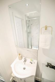 The Modern Retreat 3 Bed 2 Bath Parking - Handsworth - 9