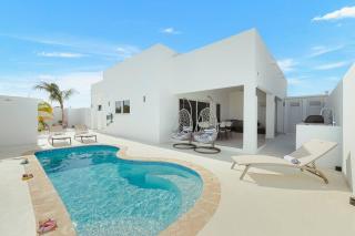 3BR Villa with Private Pool and Patio Aruba Getaway - 0