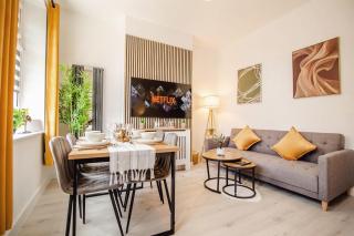 The Modern Retreat 3 Bed 2 Bath Parking - Handsworth - 0