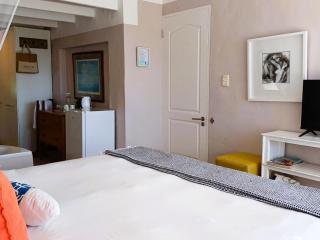 Absolute Beach Accommodation - Stompneusbaai - 2