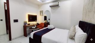 Hotel Aroha Stayz - Noida Sector 44 - 8