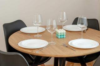Family Apartment with a Balcony Near Green Spaces by Noclegi Renters - 4