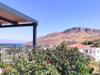 Altoria - 2 bedroom apartment with a living room and a view of the Sea of Galilee - 9