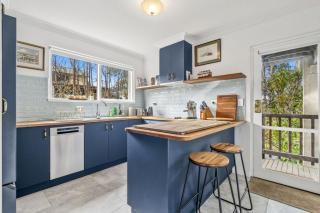 Gunyha - Ocean Views, Walk to Beach, Free WiFi, Pet Friendly, Open Fire, Visiting Koalas and Other Wildlife. - 2