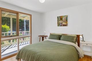 Green Gully House - BYO Linen - 4