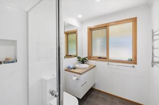 Green Gully House - BYO Linen - 1