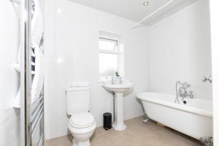2BR with Attic Room Free Parking WiFi St Luke - 1