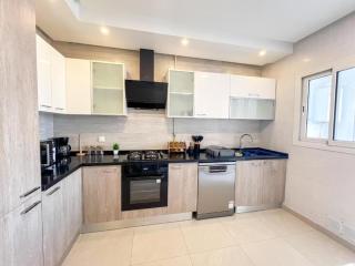 Stylish 2BR Flat Tunis Getaway in Jardins Menzah - 2