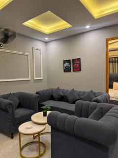 Stylish 1BHK Comfortable & Modern Stay Bahria Phase 7 - 1