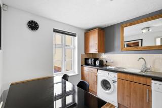 Modern 3BR Retreat|Garden & Parking - 8