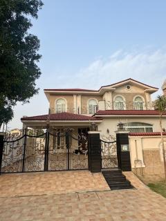 Casa Bonita Luxury house with 6 bedrooms 3 min walk w Raya DHA - 9