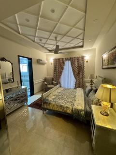 Casa Bonita Luxury house with 6 bedrooms 3 min walk w Raya DHA - 8