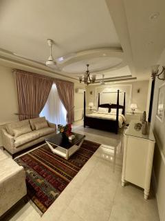Casa Bonita Luxury house with 6 bedrooms 3 min walk w Raya DHA - 6