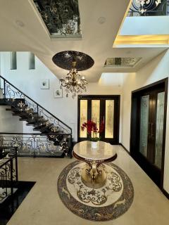 Casa Bonita Luxury house with 6 bedrooms 3 min walk w Raya DHA - 1