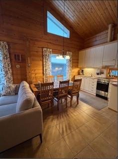 Nietos B - Stylish 2BR Apt with Private Sauna - 7