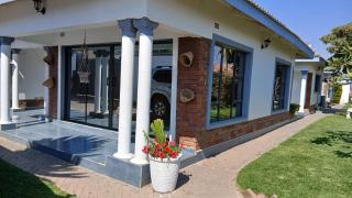 Induna Villa - 0