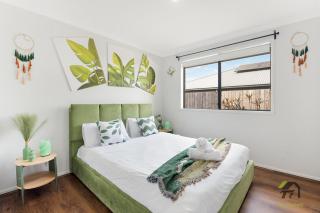Spacious Logan Reserve Home Convenient Shopping - 8