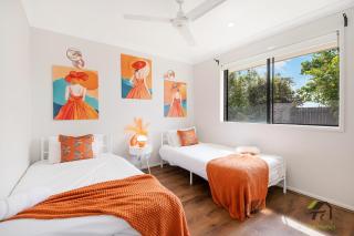 Spacious Logan Reserve Home Convenient Shopping - 6