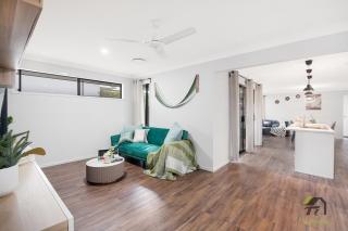 Spacious Logan Reserve Home Convenient Shopping - 1