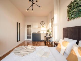 TurnKey I King George Square Studio - 7