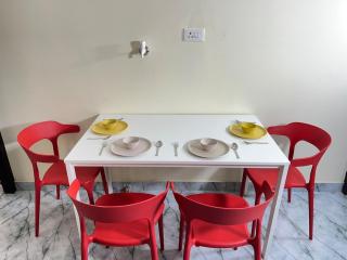 VAR- Fun Haus 4BHK, 8 Min Walk Beach, Foosball - 7
