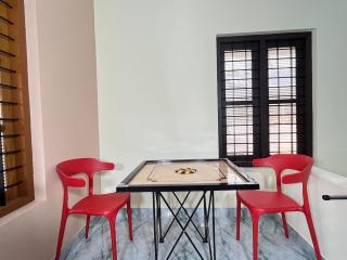 VAR- Fun Haus 4BHK, 8 Min Walk Beach, Foosball - 4