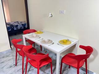 VAR- Fun Haus 4BHK, 8 Min Walk Beach, Foosball - 3
