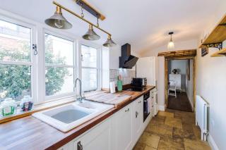 Charming 4-Bedroom Home in Ruthin Sleeps 8 - 8