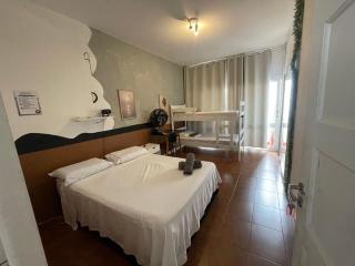 Quarto com varanda privada a 160 metros da Praia do Farol da barra 2 - 0