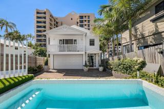Coolum Beach Coastal Retreat- Sleeps 10 - 0