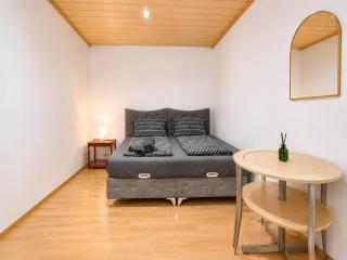 Comfortable Private Rooms in 4BR Apartment Near FAC Platz - 9